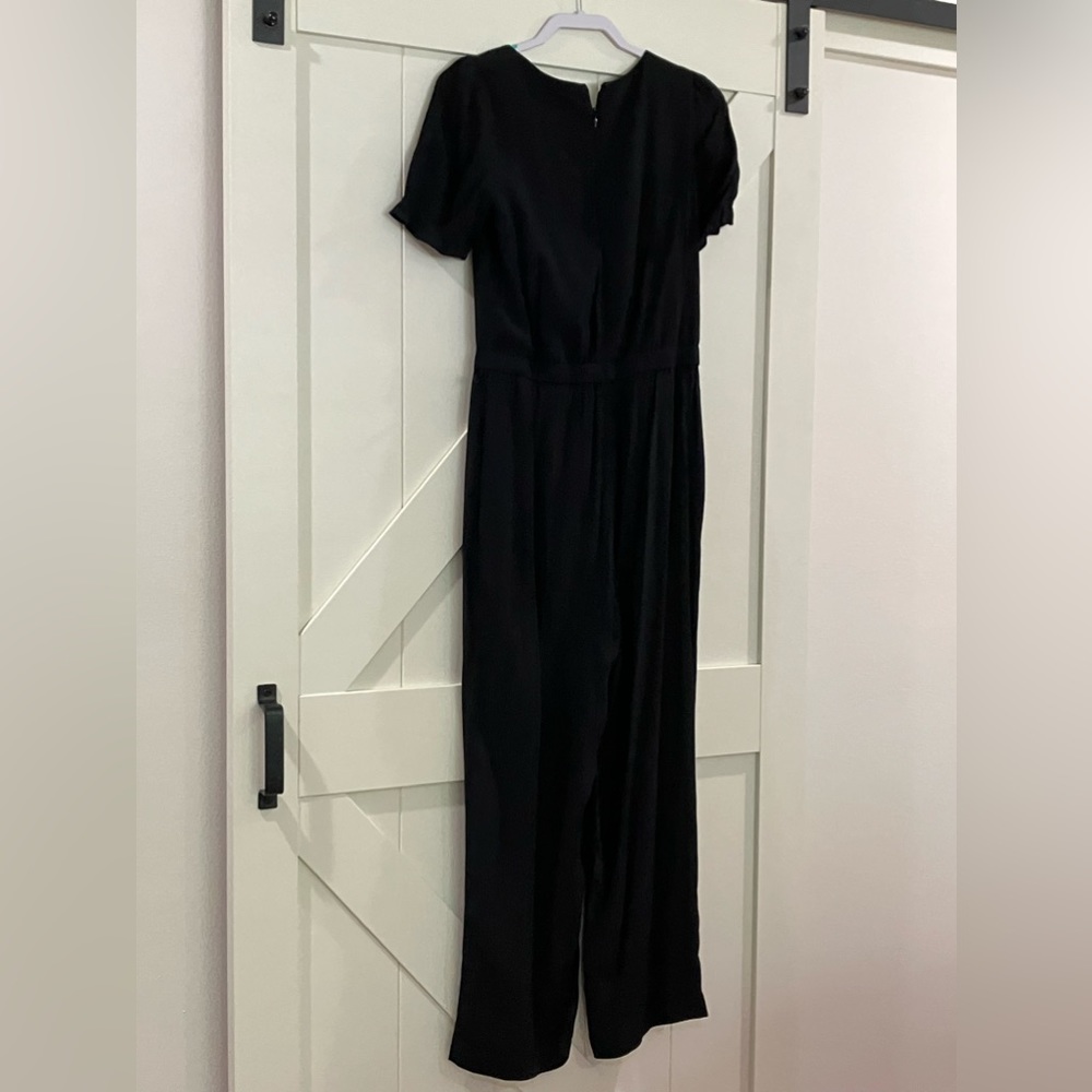 Talbots black jumper size 6p. Belt included.